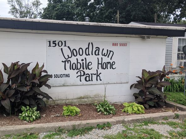 Woodlawn Mobile Home Park: 1501 W 4th St, Sterling, IL 61081